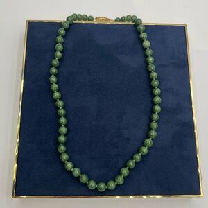 Green Jade Beads Circle Necklace